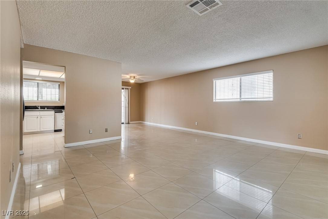 Las Vegas, NV 89121,3350 Duece ST