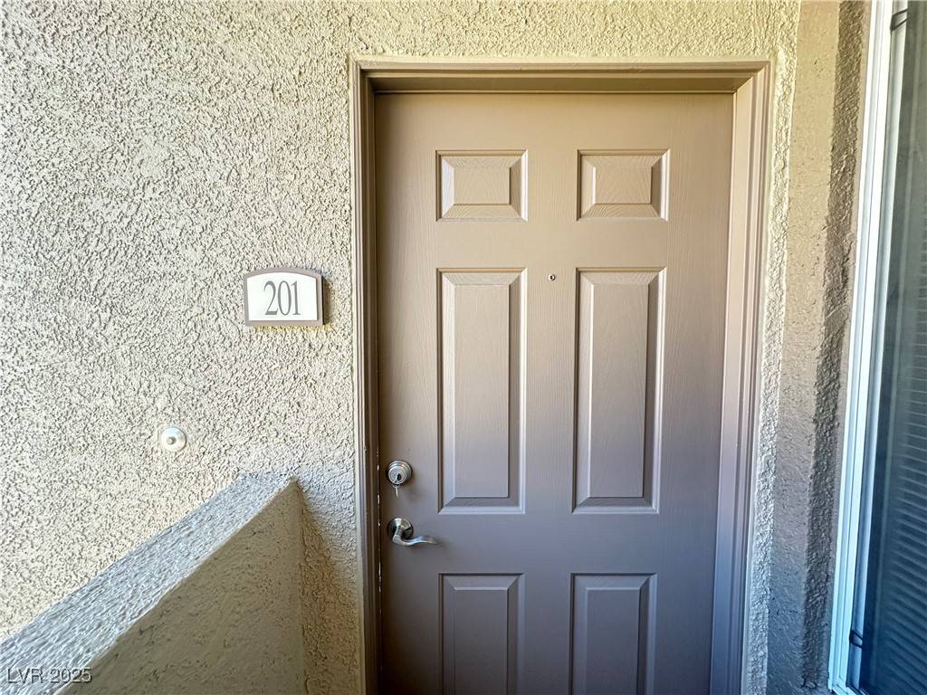 Las Vegas, NV 89129,3455 CACTUS SHADOW ST #201