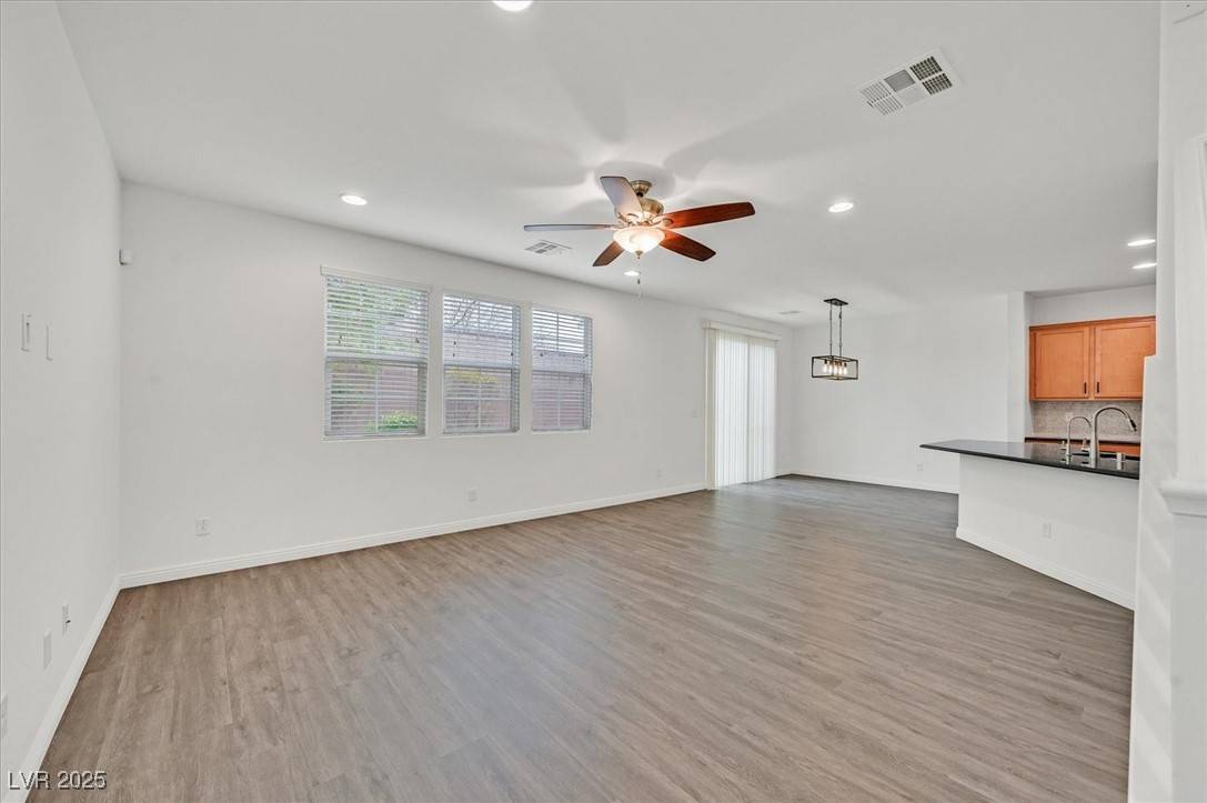 Las Vegas, NV 89166,10636 Lomaland AVE