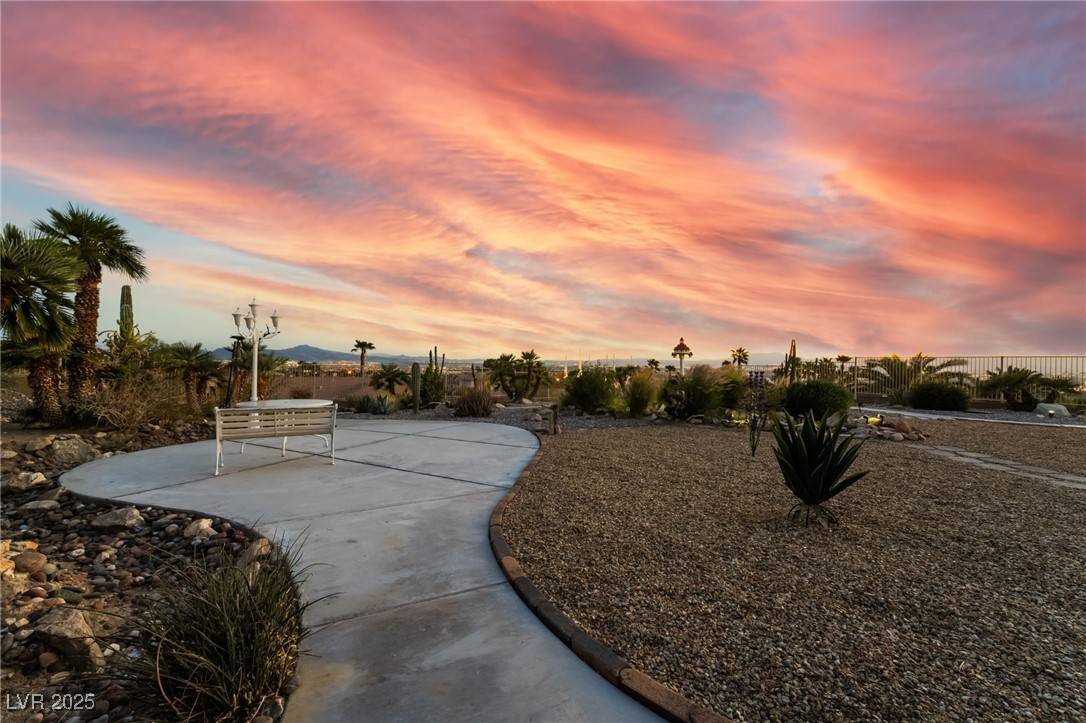 Las Vegas, NV 89110,7079 Mountridge DR