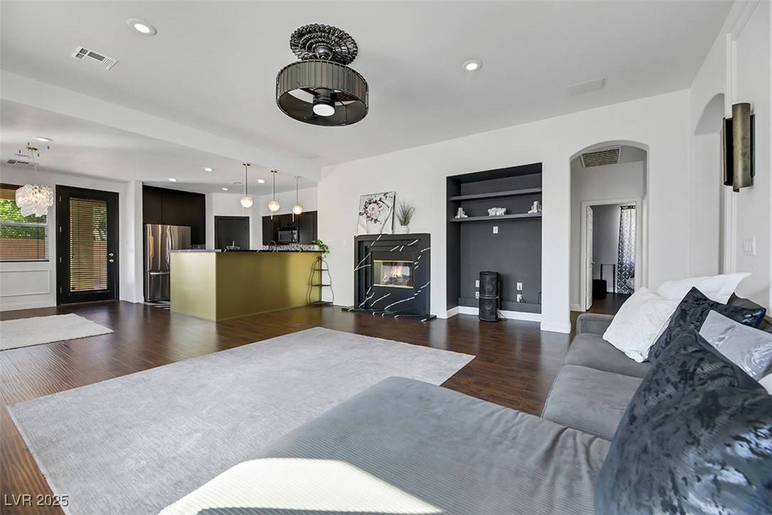Las Vegas, NV 89178,10395 Kern Ridge ST