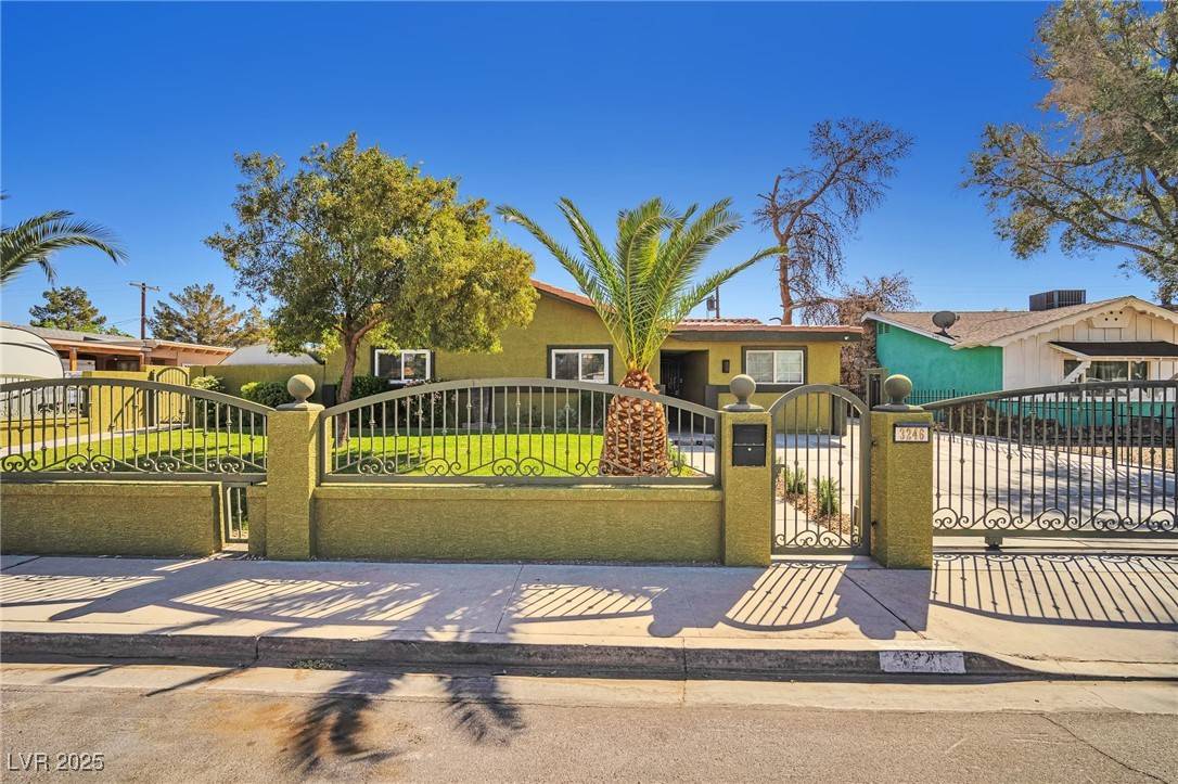 Las Vegas, NV 89121,3246 Brentwood ST