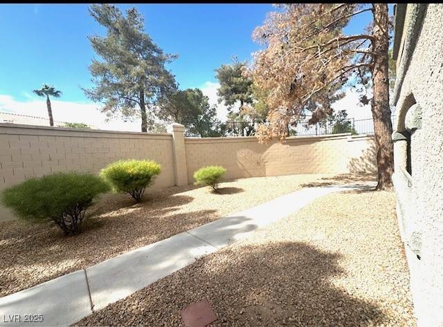 Las Vegas, NV 89107,201 Mission Laguna LN #105