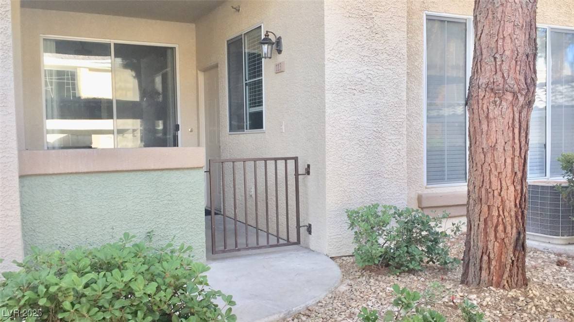 Las Vegas, NV 89113,7185 S Durango DR #113