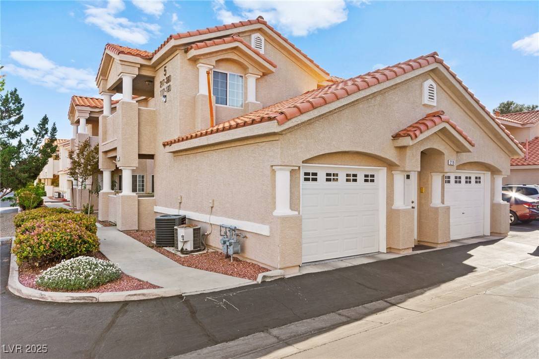 Las Vegas, NV 89117,3327 Erva ST #119