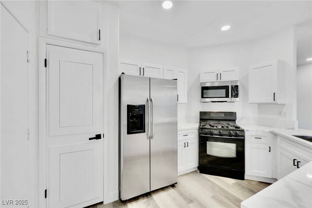 Las Vegas, NV 89131,7909 Smokey Ridge CT