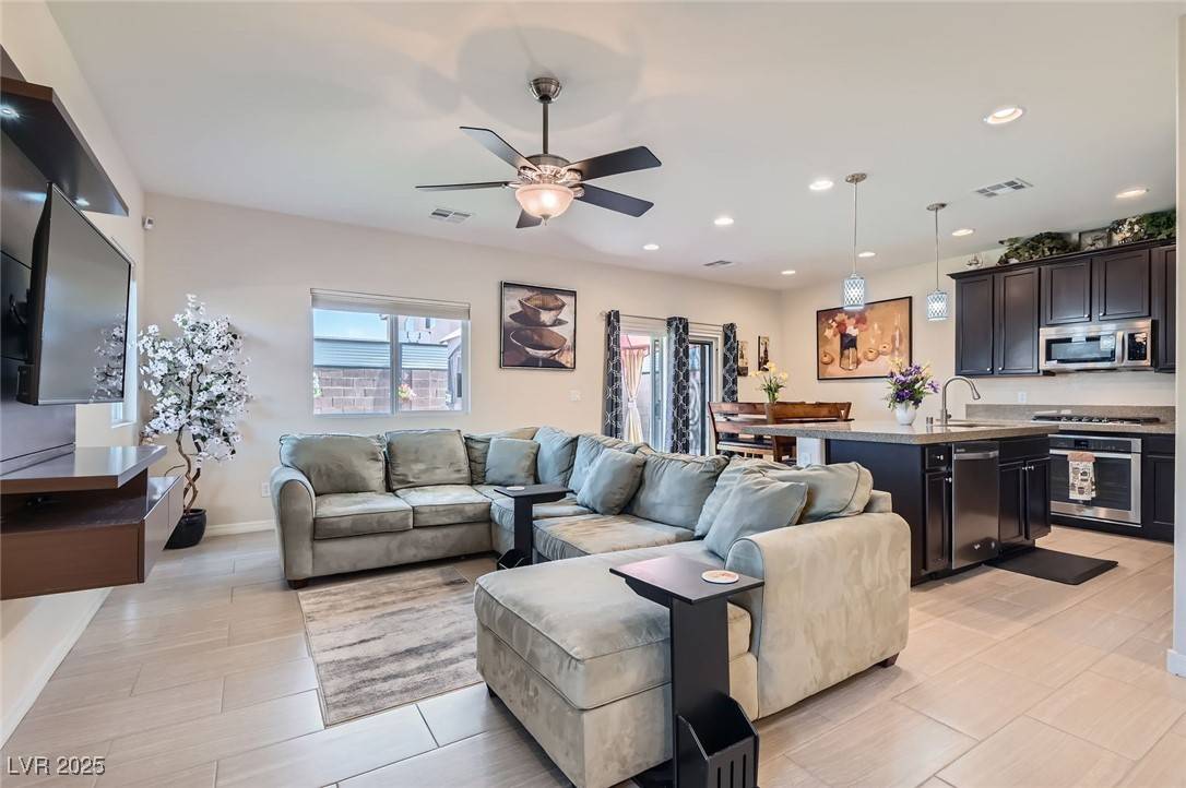 Las Vegas, NV 89113,5556 Cornadelo Range RD