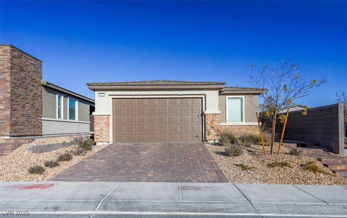Las Vegas, NV 89143,9428 Noble Fir Ridge AVE