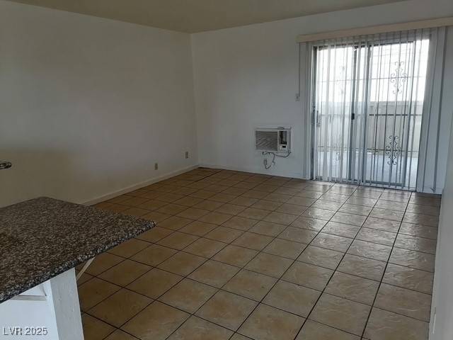 Las Vegas, NV 89119,5406 Swenson ST #1