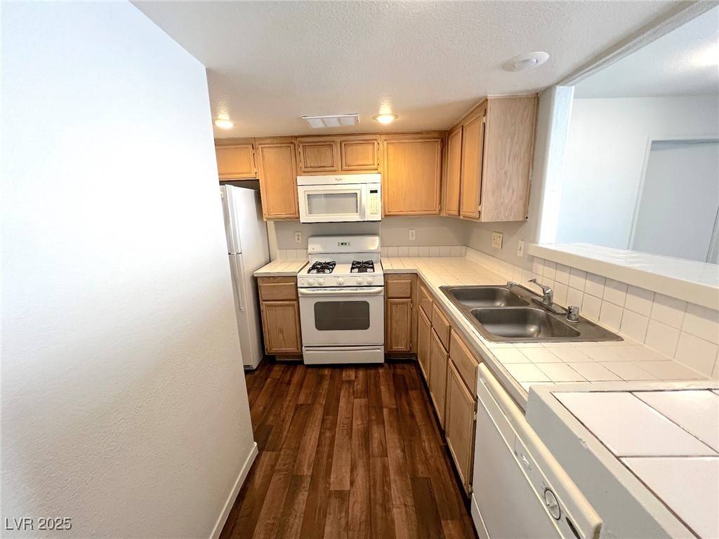 Las Vegas, NV 89115,1830 Pecos RD #158