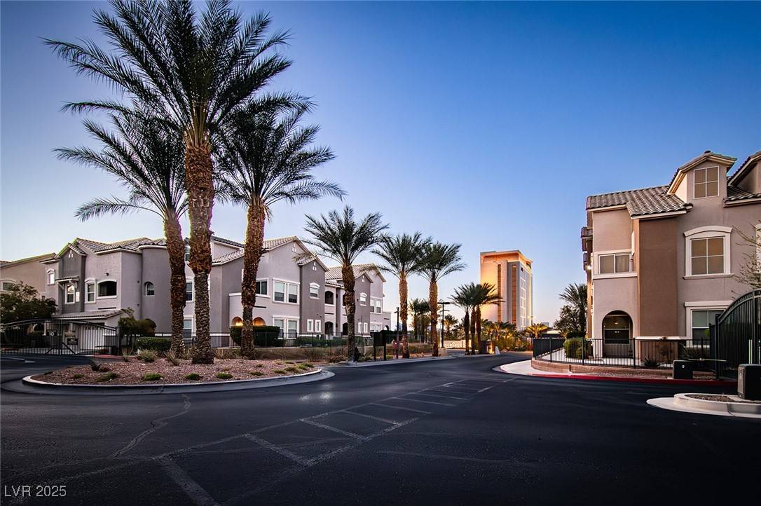 Las Vegas, NV 89148,8777 W Maule AVE #1087