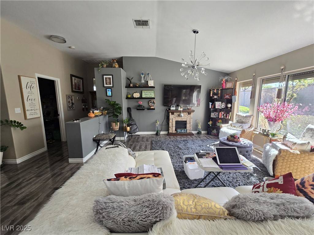 Henderson, NV 89012,415 Golden State ST