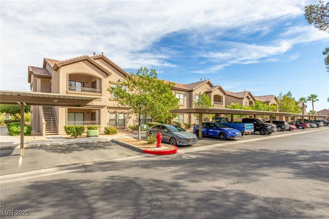Las Vegas, NV 89166,8250 N Grand Canyon DR #1084