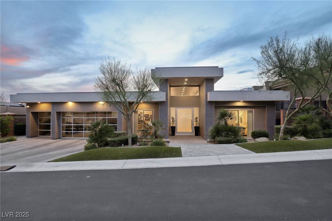 Henderson, NV 89012,667 Palisade Rim DR