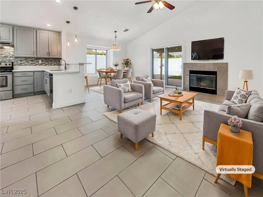 Las Vegas, NV 89117,3308 Paragon DR