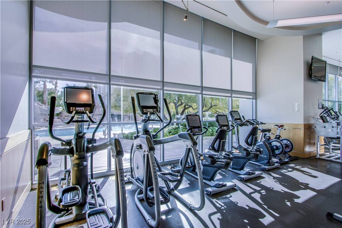 Las Vegas, NV 89109,222 Karen AVE #2401