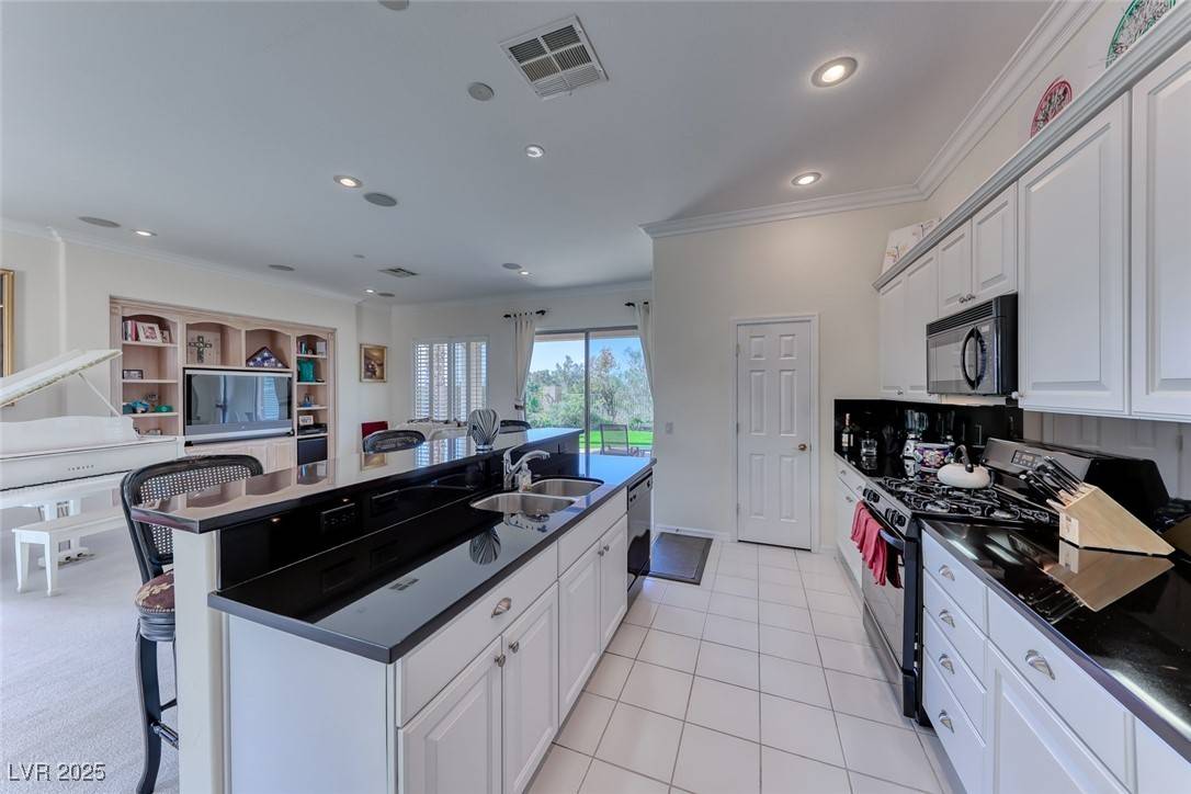 Henderson, NV 89052,14 Hunt Valley TRL