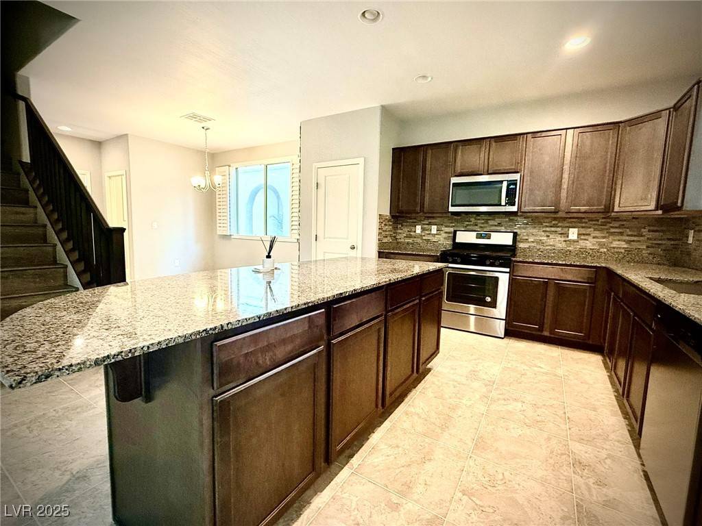 Las Vegas, NV 89148,6639 Ivory Dove CT