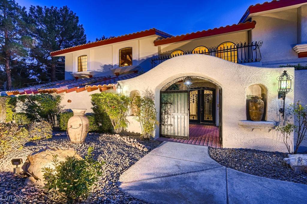 Henderson, NV 89014,1 Quail Run RD
