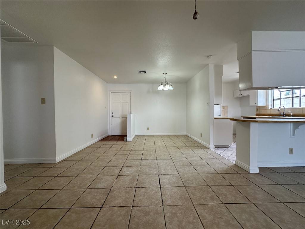 Las Vegas, NV 89146,5324 Holmby AVE