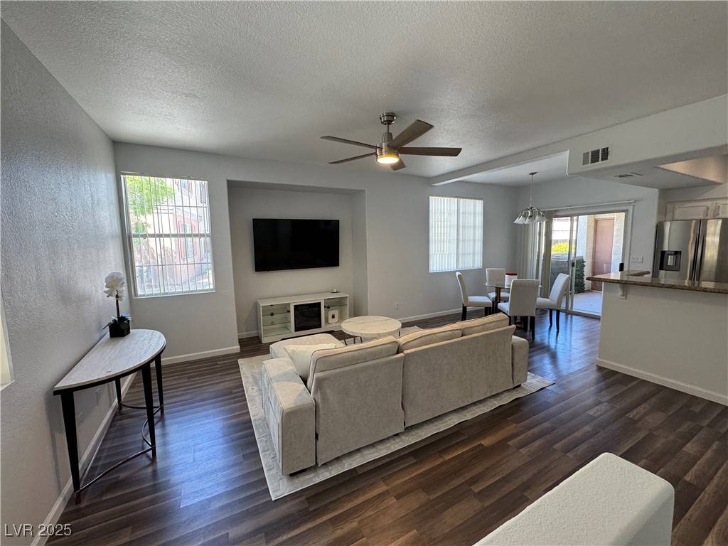 Las Vegas, NV 89144,1725 Queen Victoria ST #103
