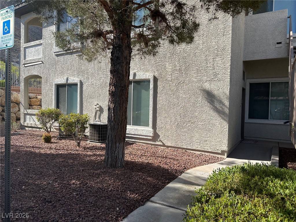 Las Vegas, NV 89129,3375 CACTUS SHADOW ST #103