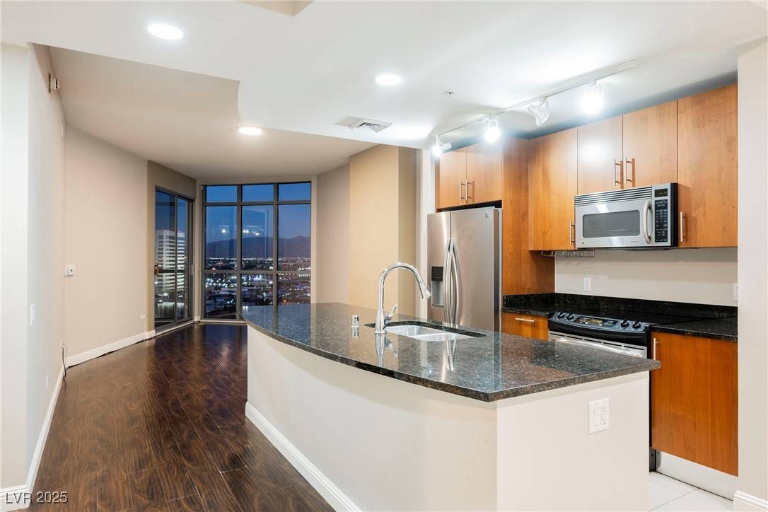 Las Vegas, NV 89102,200 W Sahara AVE #1810