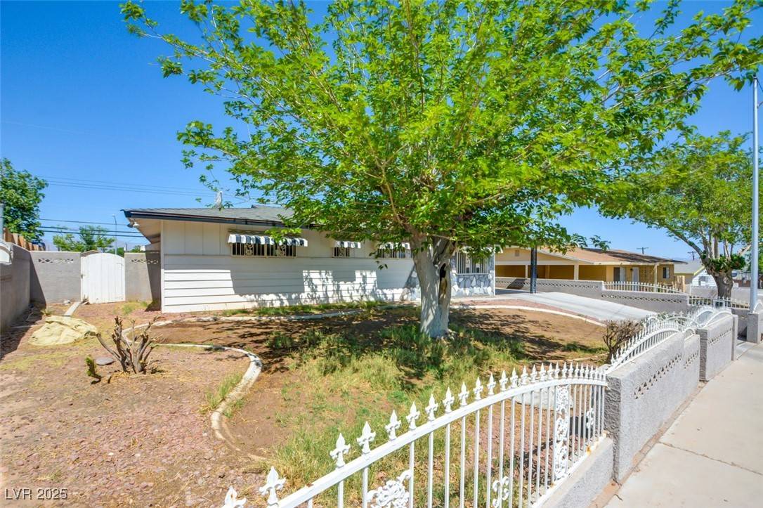 Las Vegas, NV 89106,304 Elliott AVE