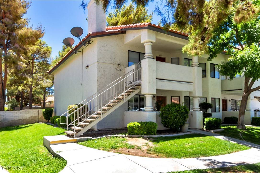 Las Vegas, NV 89117,2720 Otter Creek CT #202