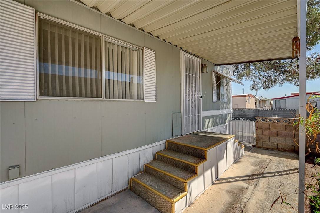 Las Vegas, NV 89103,4551 Royal Ridge BLVD #127