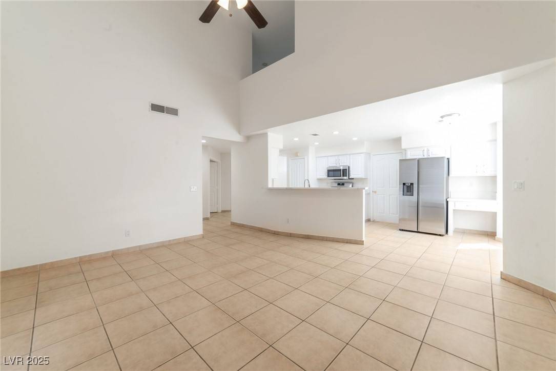 Las Vegas, NV 89145,121 Golf Course ST