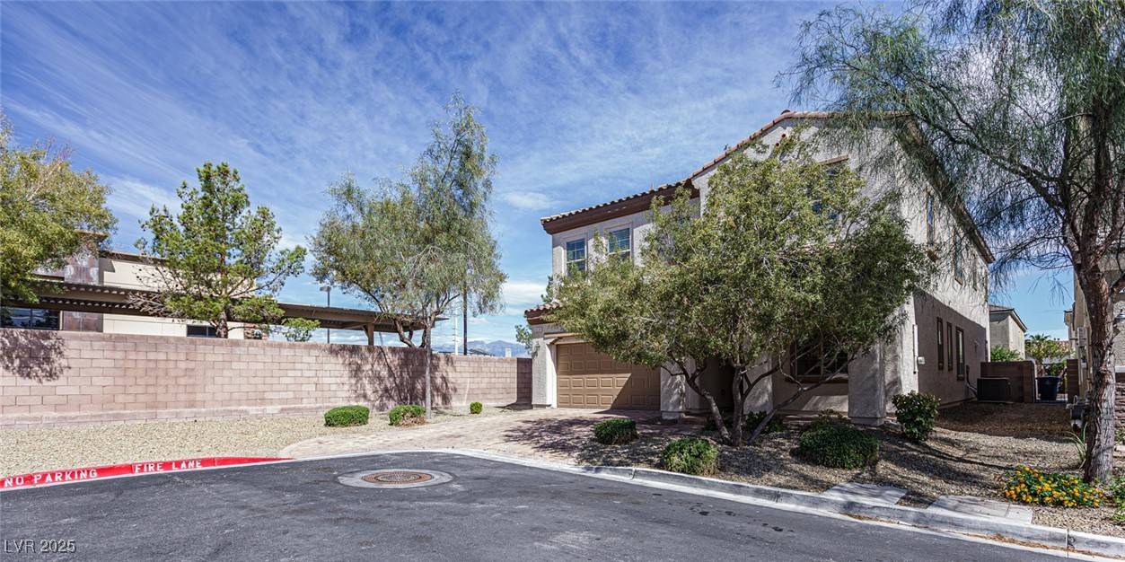 Las Vegas, NV 89113,8538 Helvetia LN