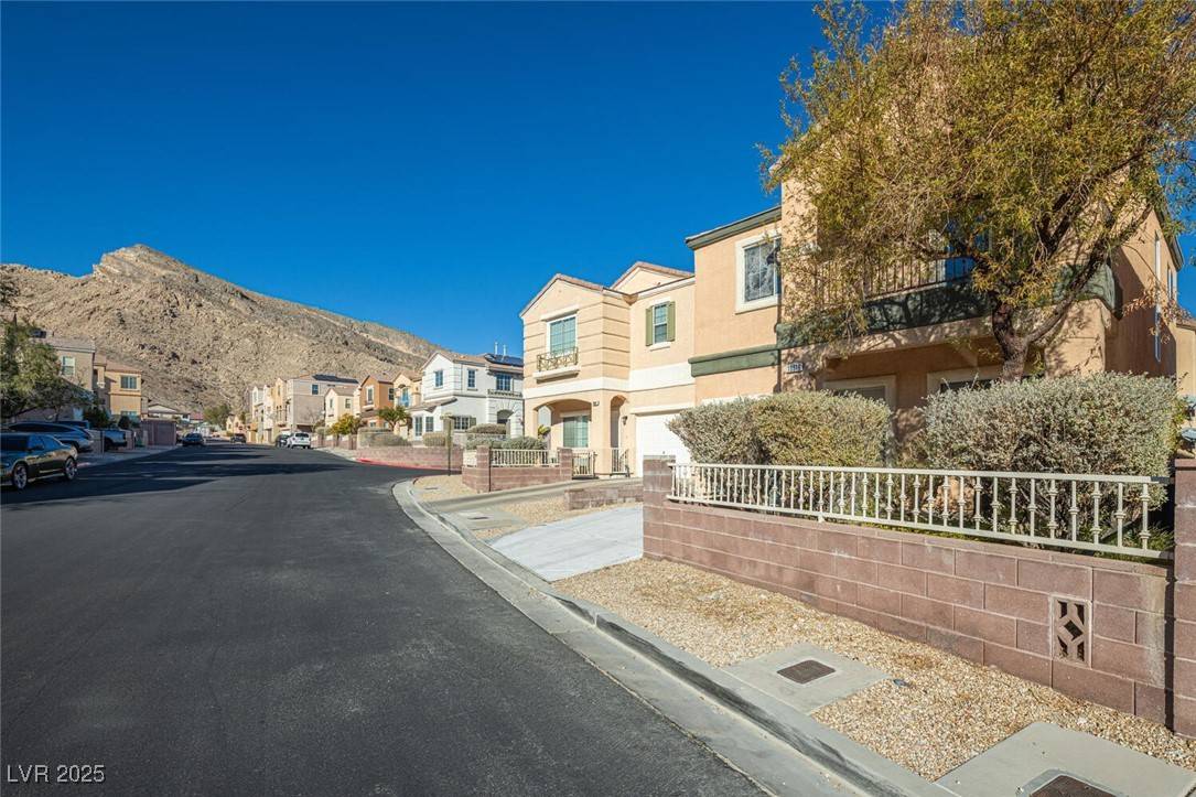Las Vegas, NV 89129,10516 Blanca Peak AVE