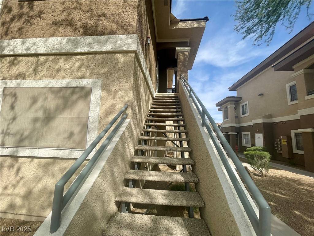 Henderson, NV 89011,833 Aspen Peak LOOP #1021