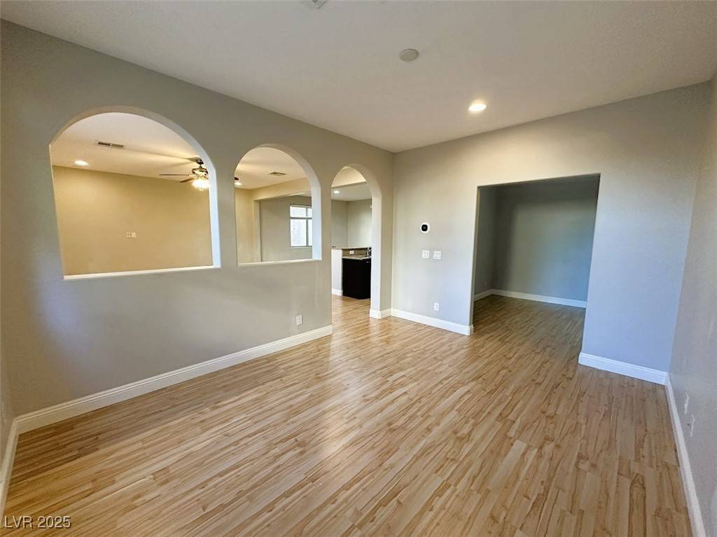 Las Vegas, NV 89148,470 EAGLE GLEN RD