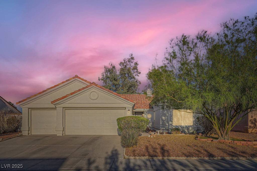 Las Vegas, NV 89130,4620 Standing Bluff WAY