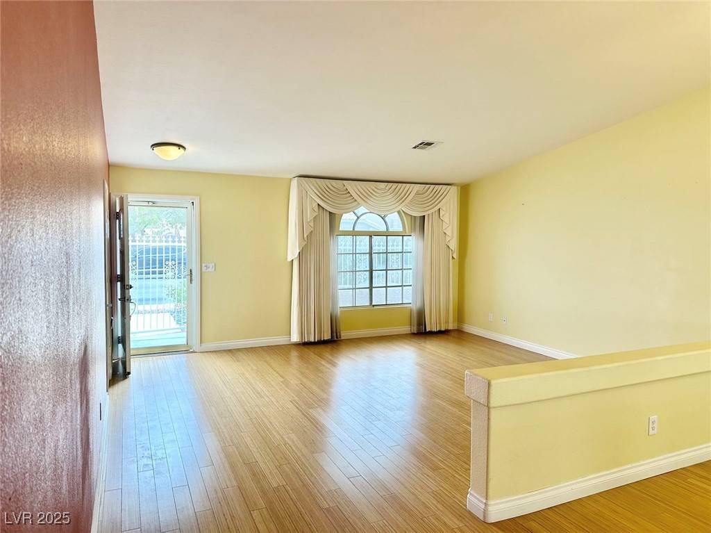 Las Vegas, NV 89117,2721 Renwick CIR