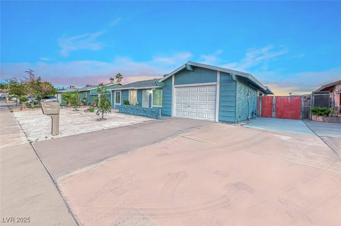 Henderson, NV 89015,402 Bell AVE