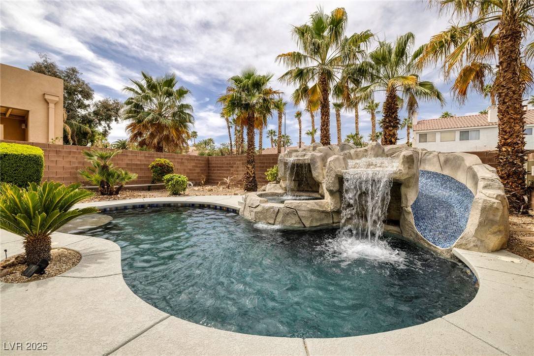 Las Vegas, NV 89118,5651 Deer Creek Falls CT