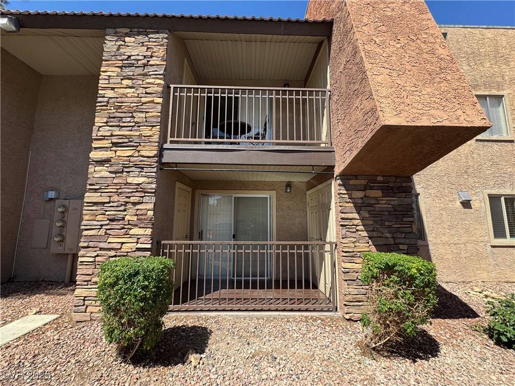 Las Vegas, NV 89103,5383 Indian River DR #323