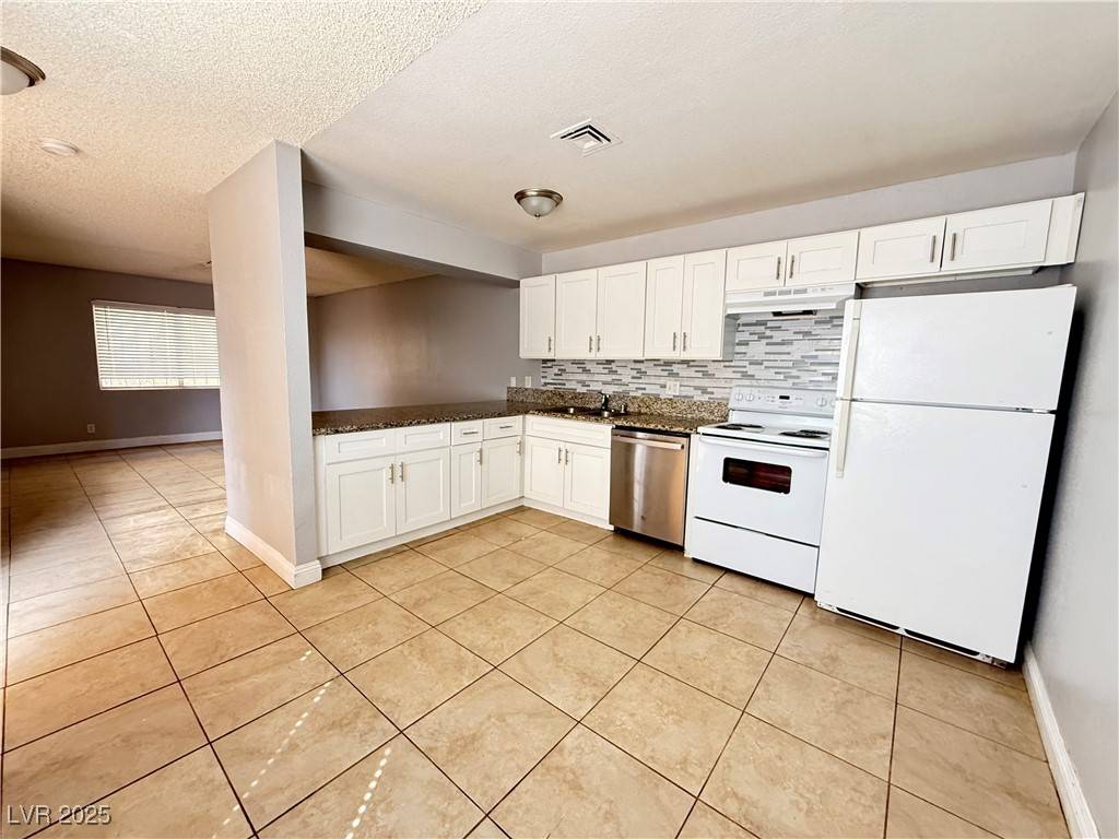 Las Vegas, NV 89119,5195 Gray LN #B