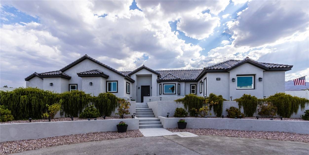 Las Vegas, NV 89149,5865 Egan Crest DR