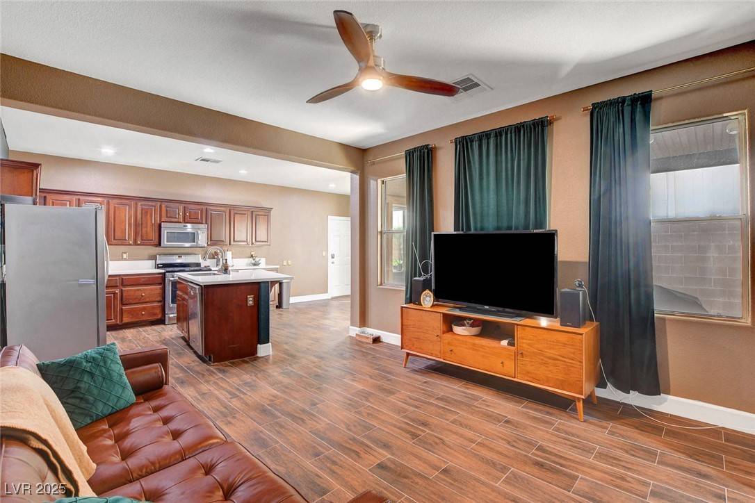 Las Vegas, NV 89149,8560 Alocasia CT