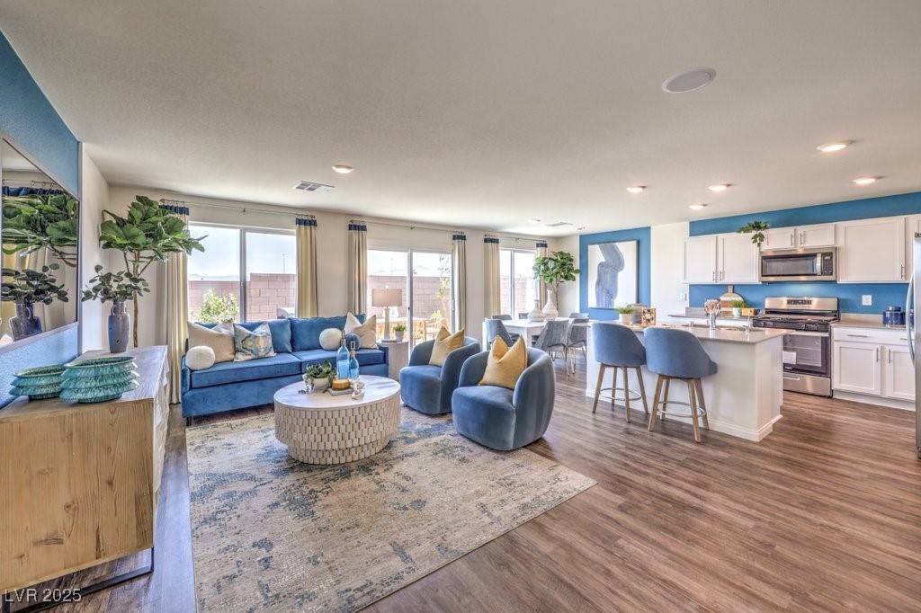 Las Vegas, NV 89141,10382 LUNA MEZZO ST AVE #Lot 196