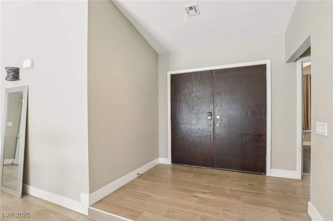 Las Vegas, NV 89120,3249 Palmdesert WAY