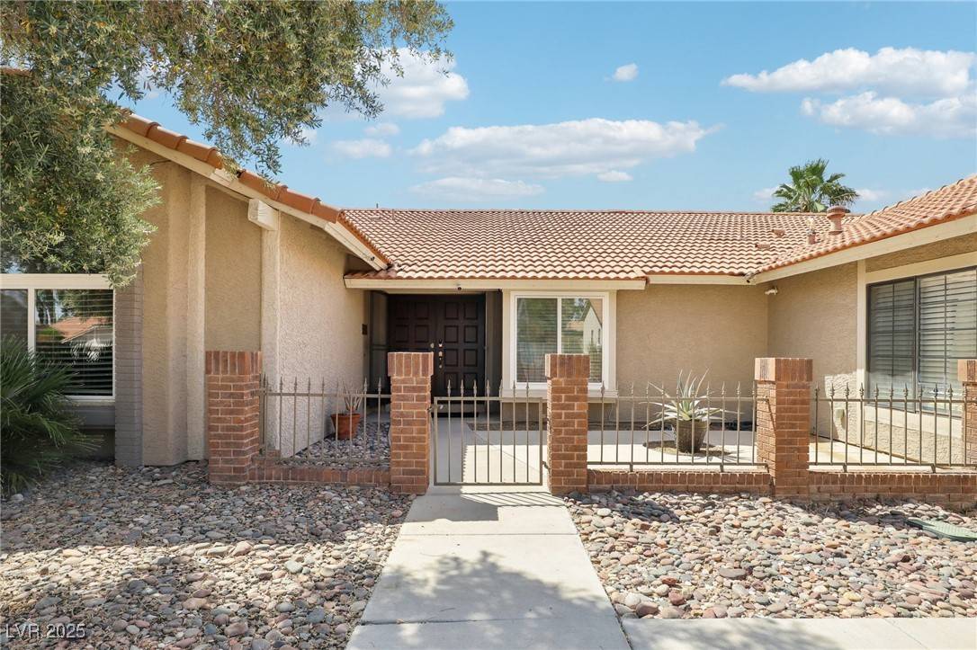 Las Vegas, NV 89120,3249 Palmdesert WAY