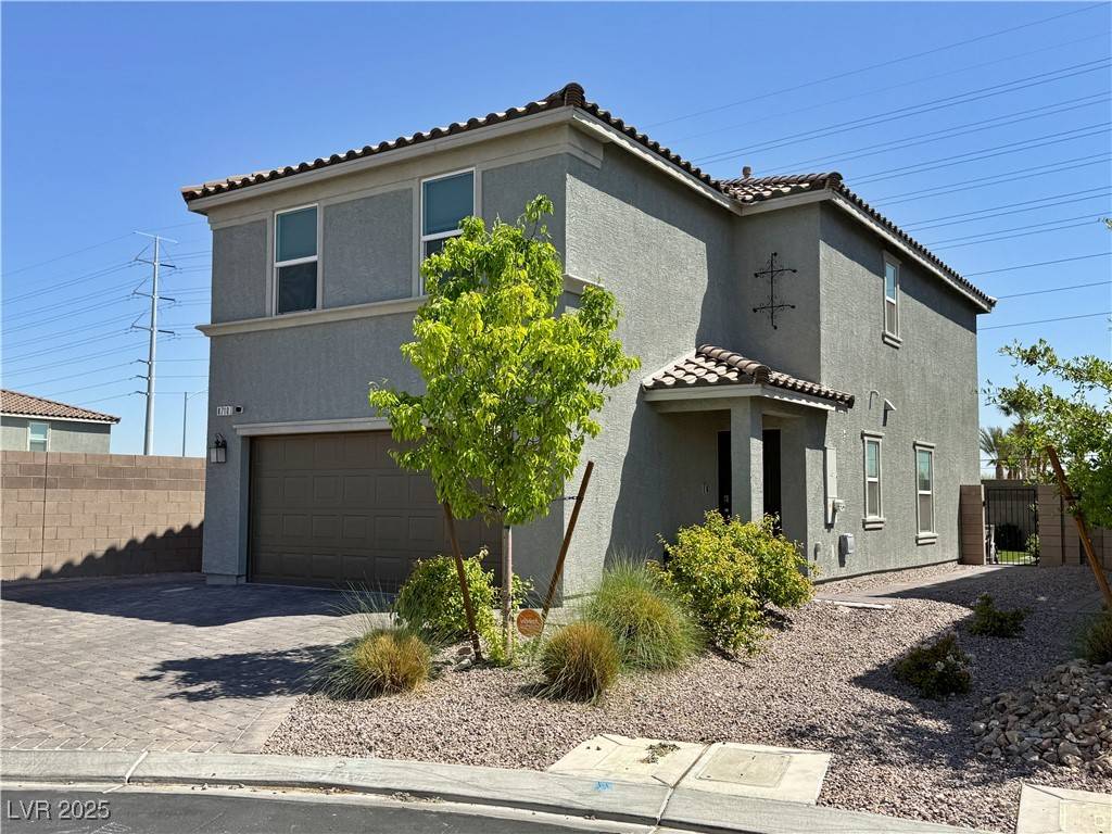 Las Vegas, NV 89113,8710 Beverly Grove CT