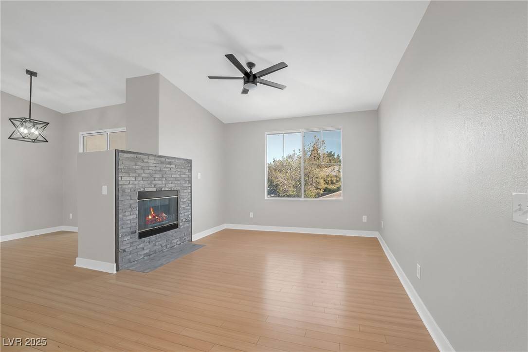 Las Vegas, NV 89144,913 Duckhorn CT #201