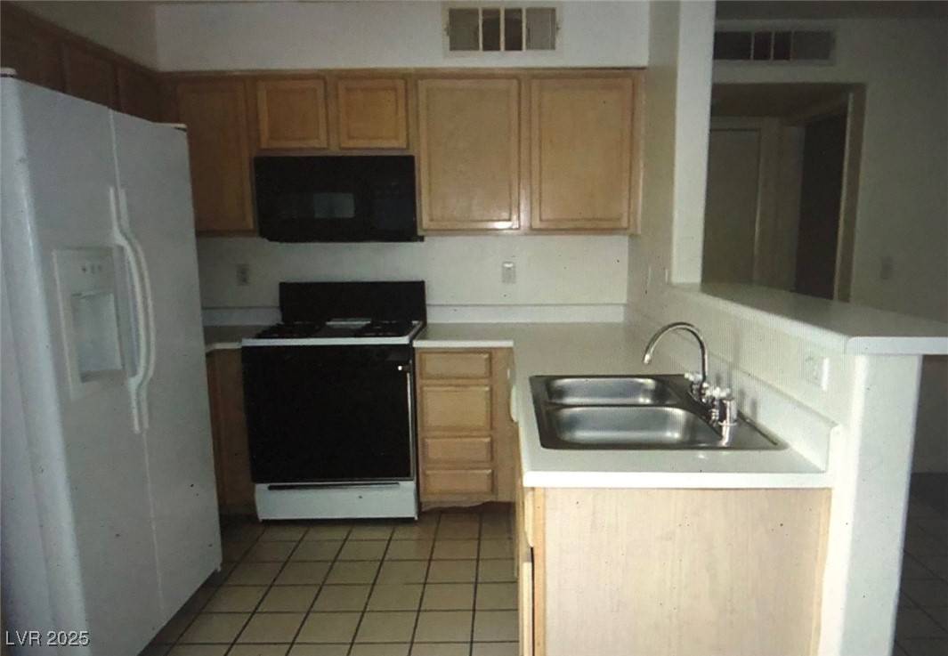 Las Vegas, NV 89120,3041 Casey DR #101