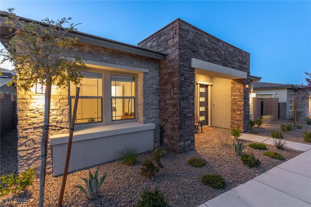 Las Vegas, NV 89138,916 Belleforte LN